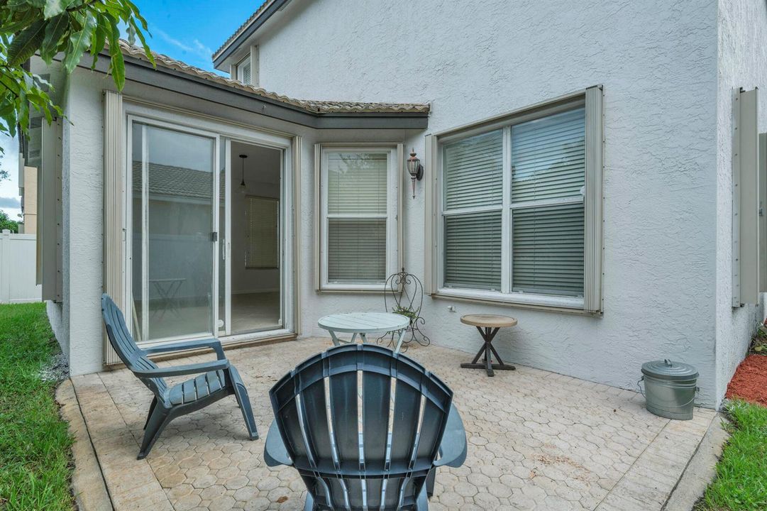 10 Backyard (6)