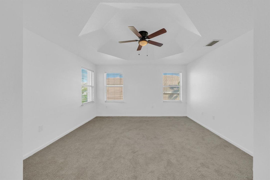 14 Primary Bedroom Suite (10)