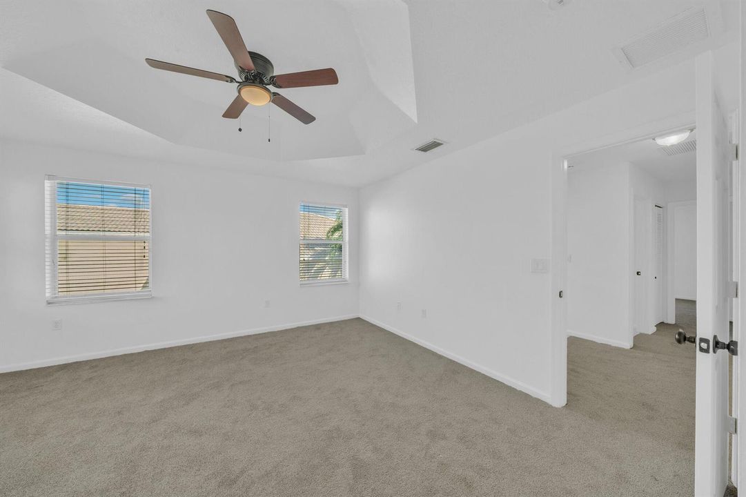 14 Primary Bedroom Suite (11)