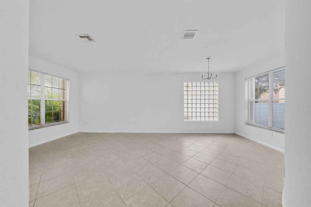 12 Living Area (1)