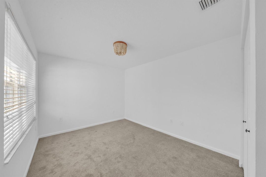 17 Guest Bedroom B (2)