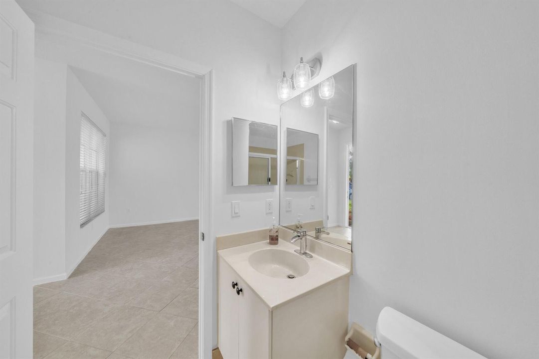 6 Guest Bathroom (2)
