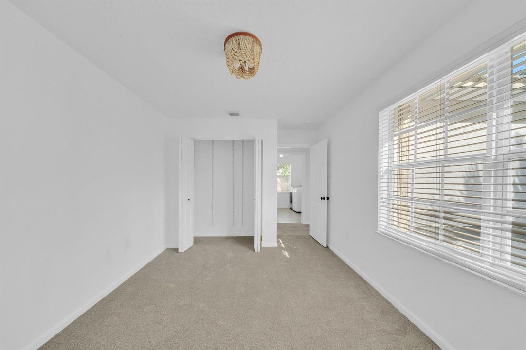 17 Guest Bedroom B (3)