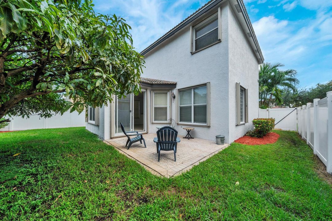 10 Backyard (3)