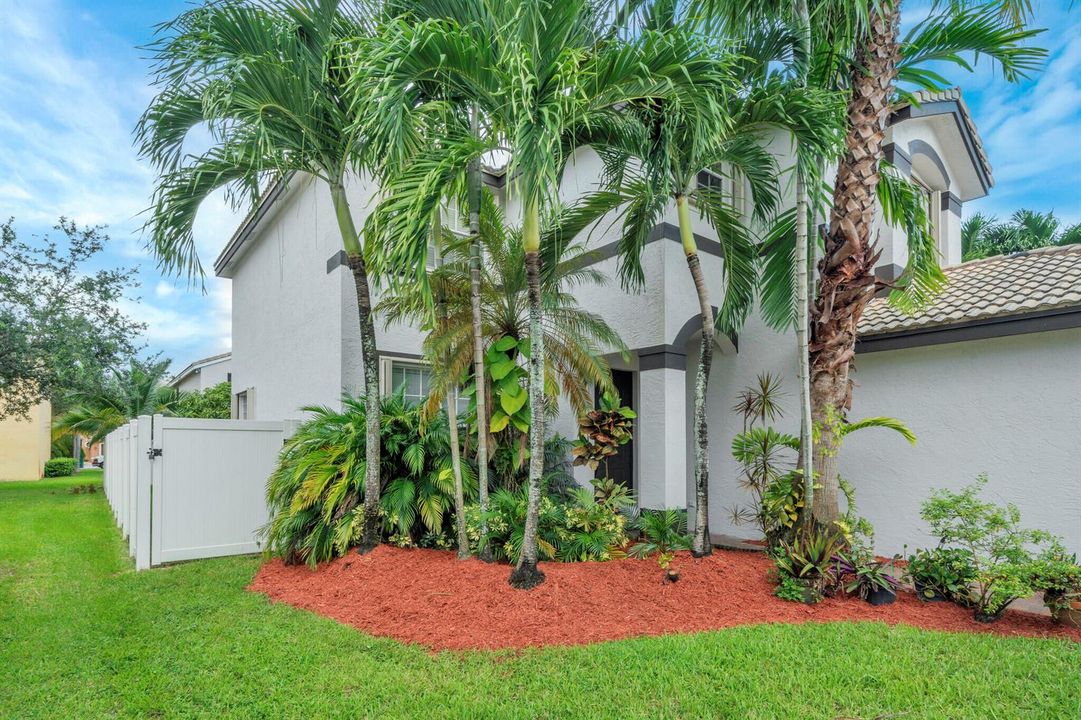 1 Exterior front (4)