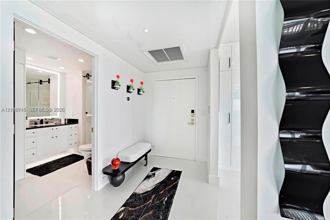 В аренду: $8,750 (2 спален, 2 ванн, 1645 Квадратных фут)