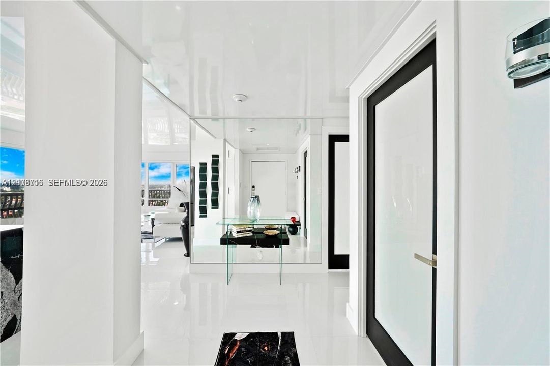 В аренду: $8,750 (2 спален, 2 ванн, 1645 Квадратных фут)