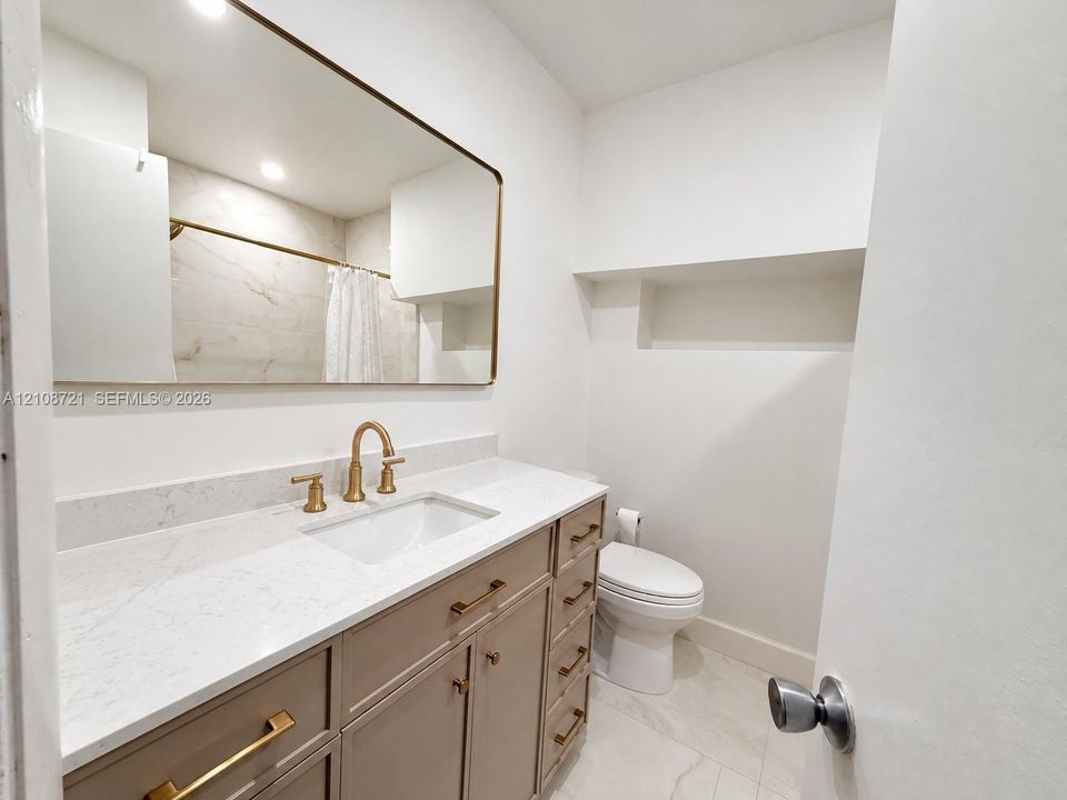 En Renta: $3,600 (3 camas, 2 baños, 1990 Pies cuadrados)