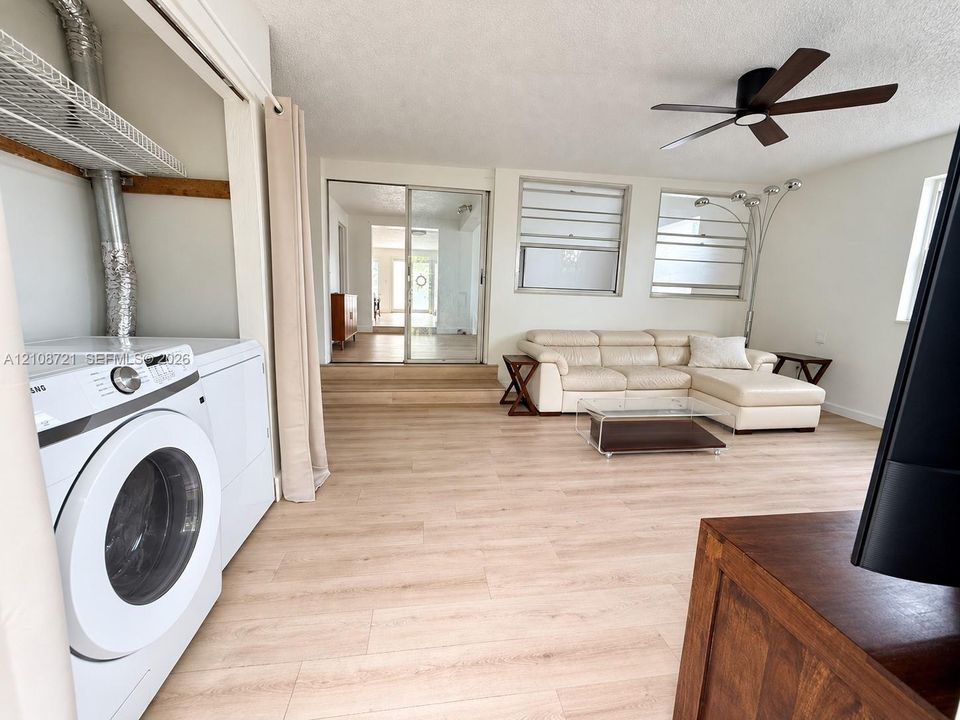 En Renta: $3,600 (3 camas, 2 baños, 1990 Pies cuadrados)
