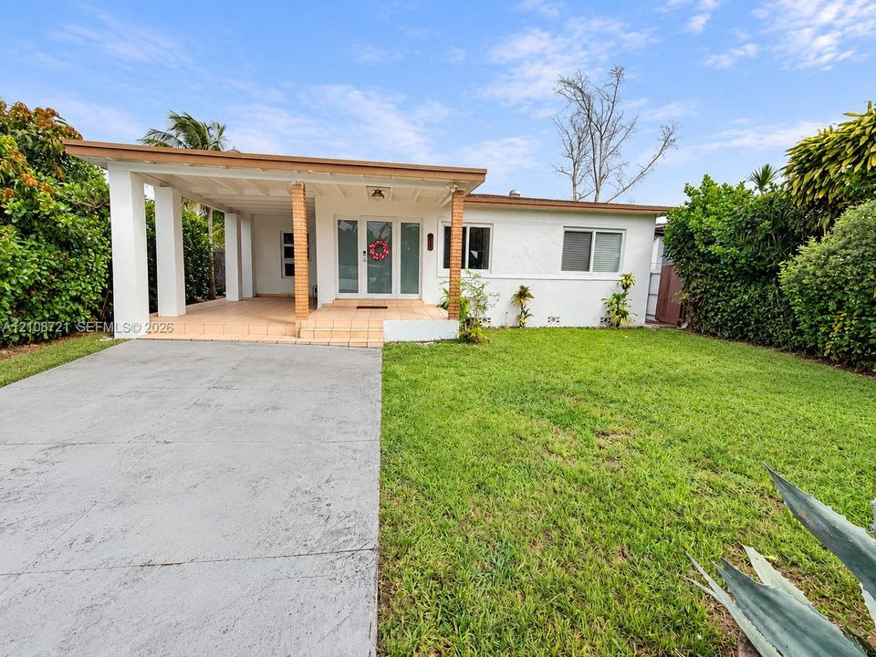 En Renta: $3,600 (3 camas, 2 baños, 1990 Pies cuadrados)