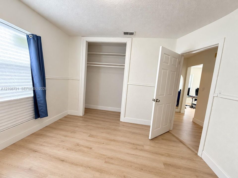 En Renta: $3,600 (3 camas, 2 baños, 1990 Pies cuadrados)