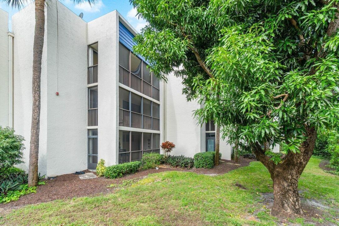 025-1555SouthFederalHighway-Unit203-Delr