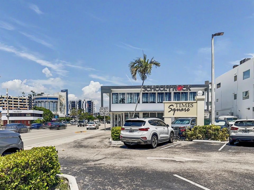 Plaza Parking