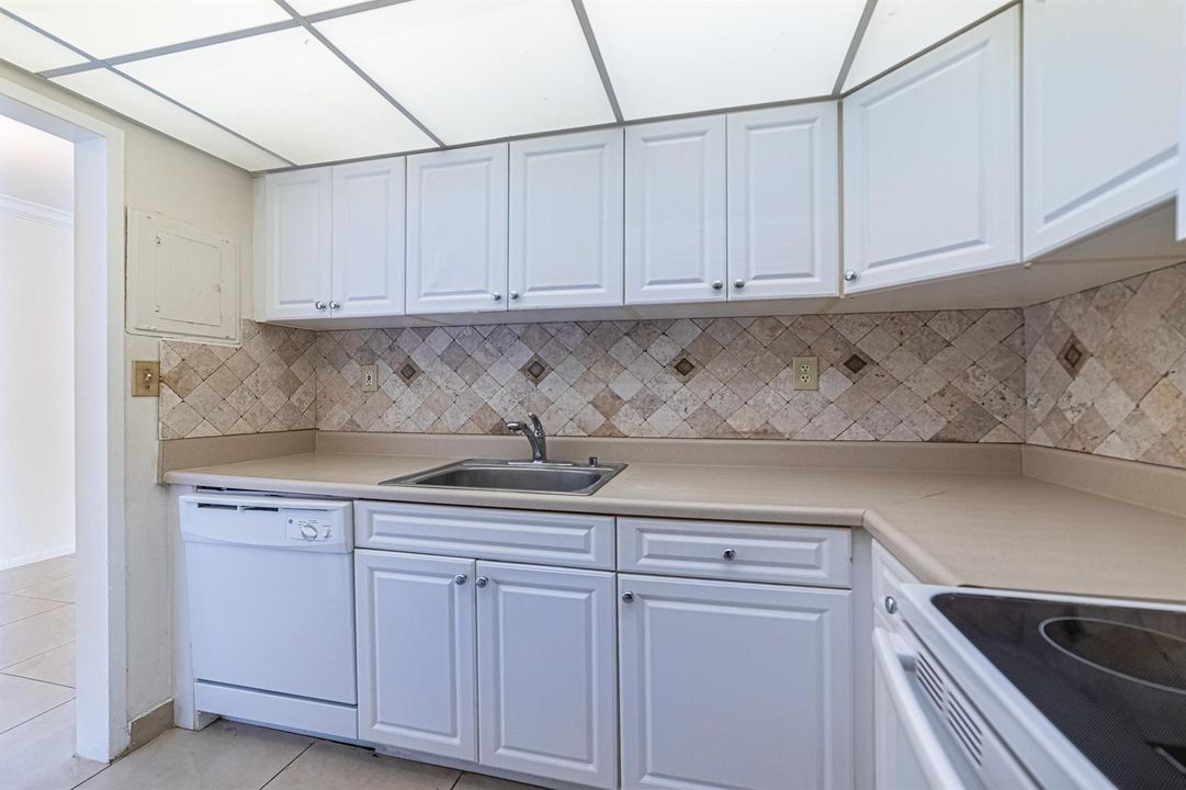 Kitchen-B (4)