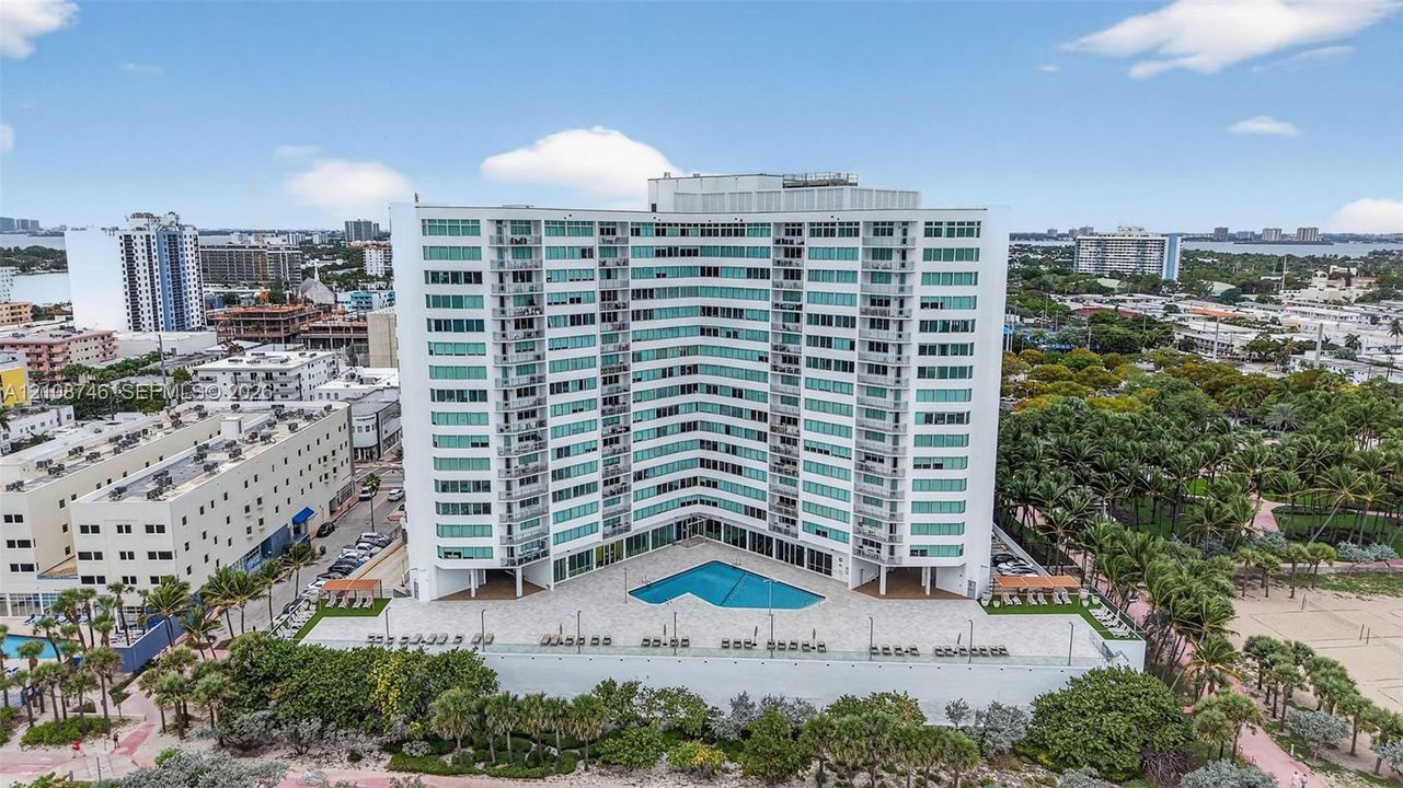 For Sale: $764,900 (2 beds, 2 baths, 1455 Square Feet)