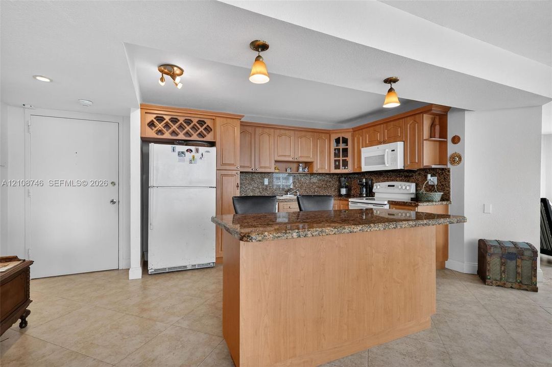 For Sale: $764,900 (2 beds, 2 baths, 1455 Square Feet)