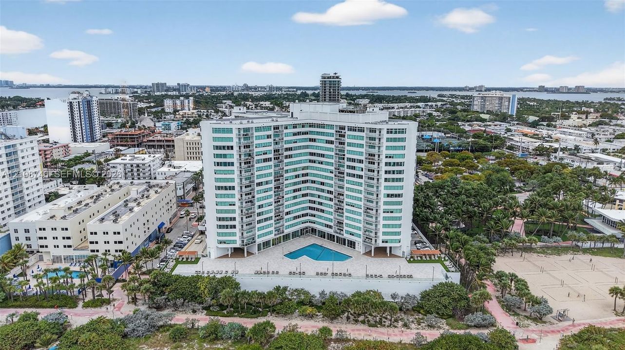 For Sale: $764,900 (2 beds, 2 baths, 1455 Square Feet)