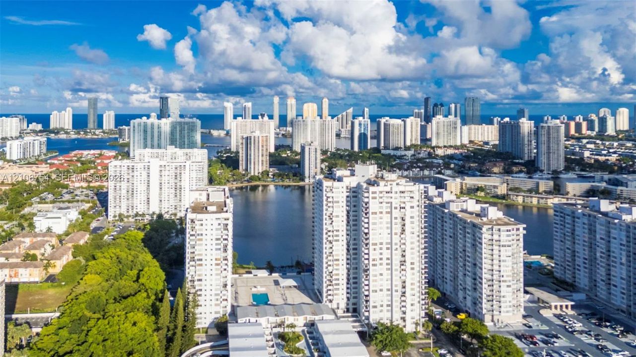 En Venta: $259,000 (2 camas, 2 baños, 1073 Pies cuadrados)