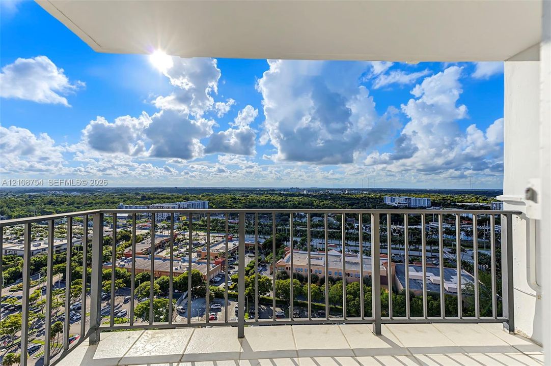 En Venta: $259,000 (2 camas, 2 baños, 1073 Pies cuadrados)