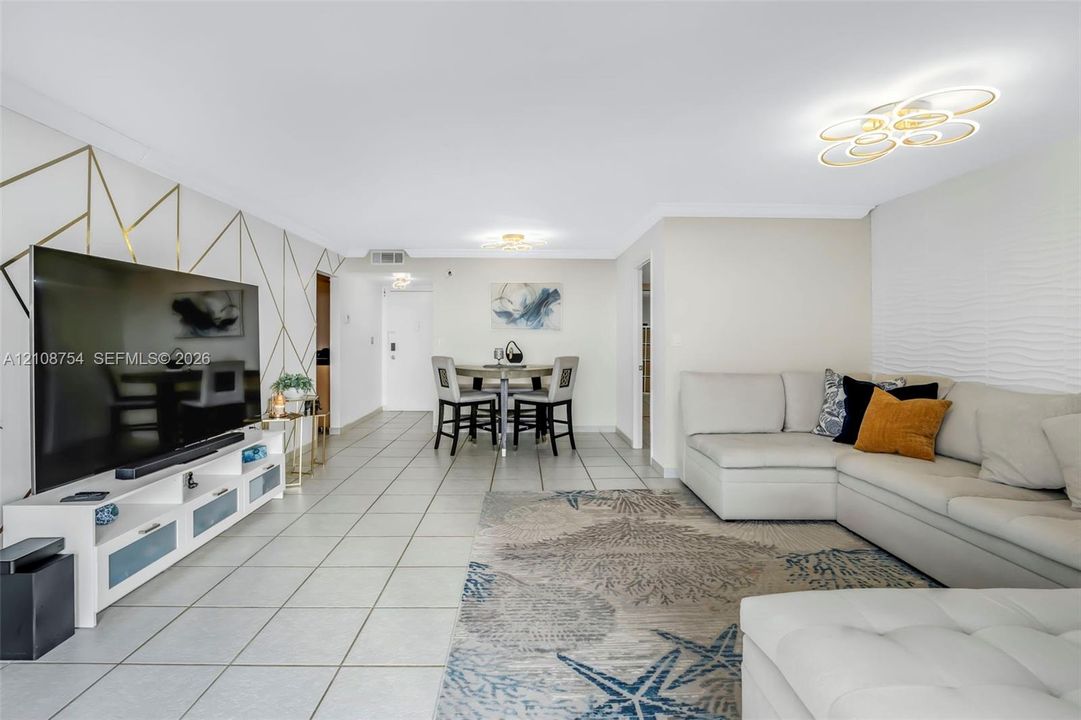 En Venta: $259,000 (2 camas, 2 baños, 1073 Pies cuadrados)