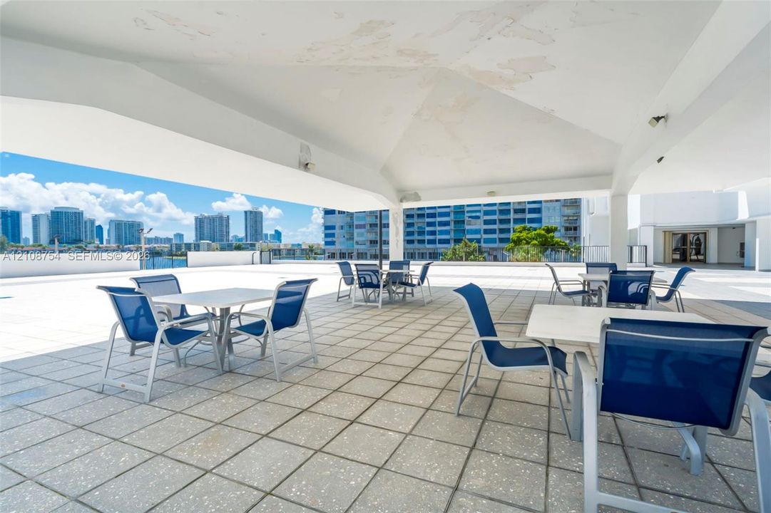 En Venta: $259,000 (2 camas, 2 baños, 1073 Pies cuadrados)