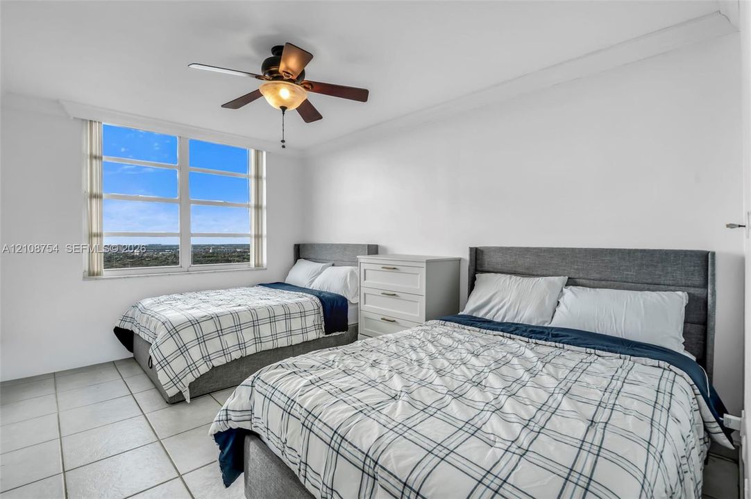 En Venta: $259,000 (2 camas, 2 baños, 1073 Pies cuadrados)