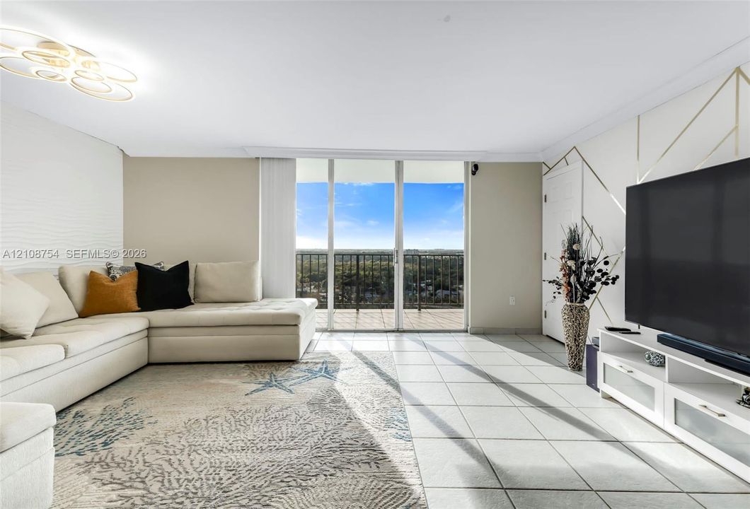 En Venta: $259,000 (2 camas, 2 baños, 1073 Pies cuadrados)