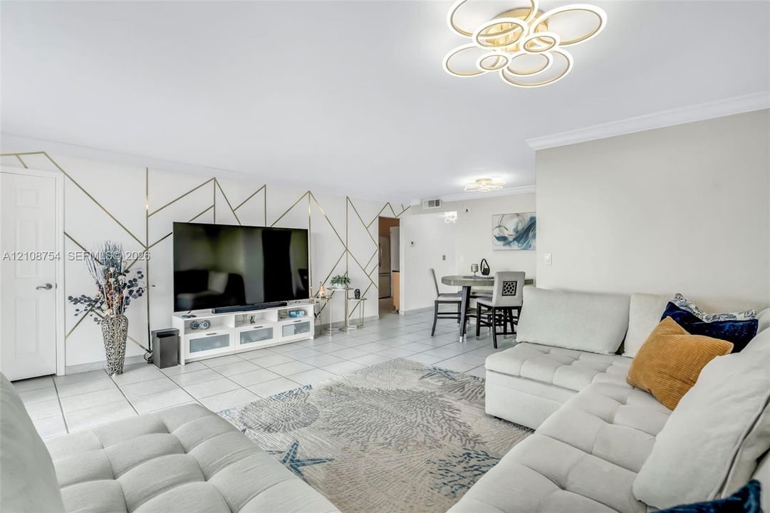 En Venta: $259,000 (2 camas, 2 baños, 1073 Pies cuadrados)