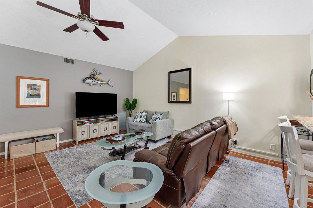 011-6662ViaRegina-BocaRaton-FL-33433-SMA