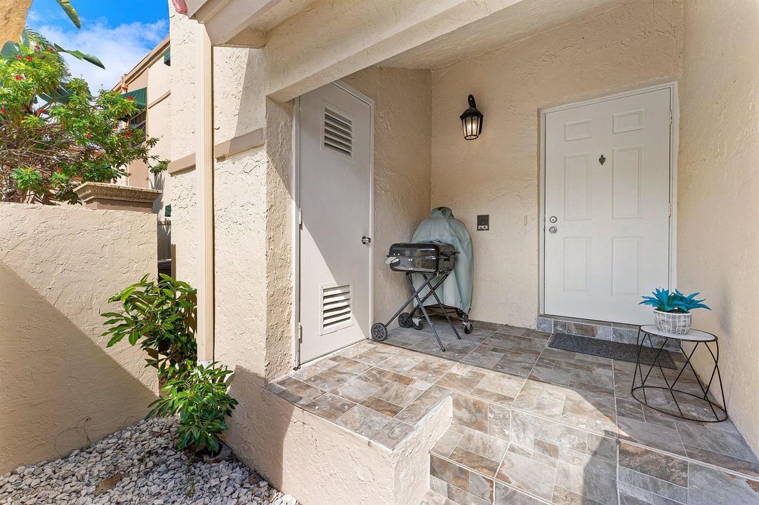 001-6662ViaRegina-BocaRaton-FL-33433-SMA