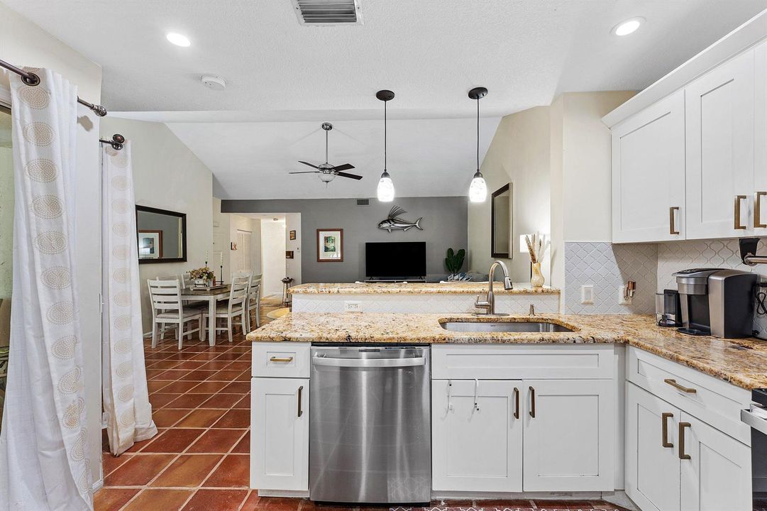 009-6662ViaRegina-BocaRaton-FL-33433-SMA