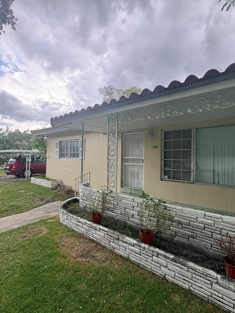 For Rent: $2,700 (2 beds, 1 baths, 1400 Square Feet)