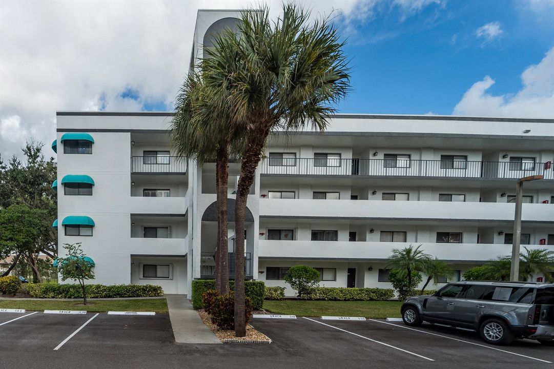4725 Lucerne Lakes Blvd 401-4