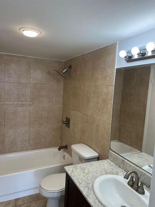 В аренду: $1,750 (1 спален, 1 ванн, 852 Квадратных фут)