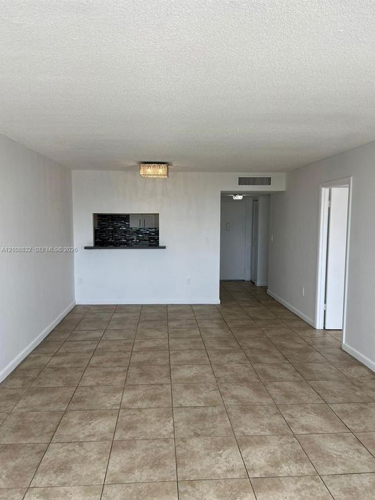 В аренду: $1,750 (1 спален, 1 ванн, 852 Квадратных фут)