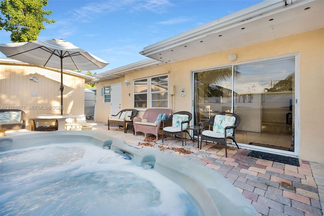 En Venta: $650,000 (3 camas, 2 baños, 1365 Pies cuadrados)