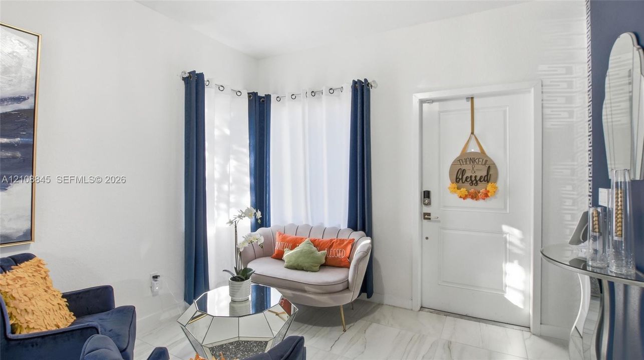 En Venta: $415,000 (3 camas, 2 baños, 1680 Pies cuadrados)