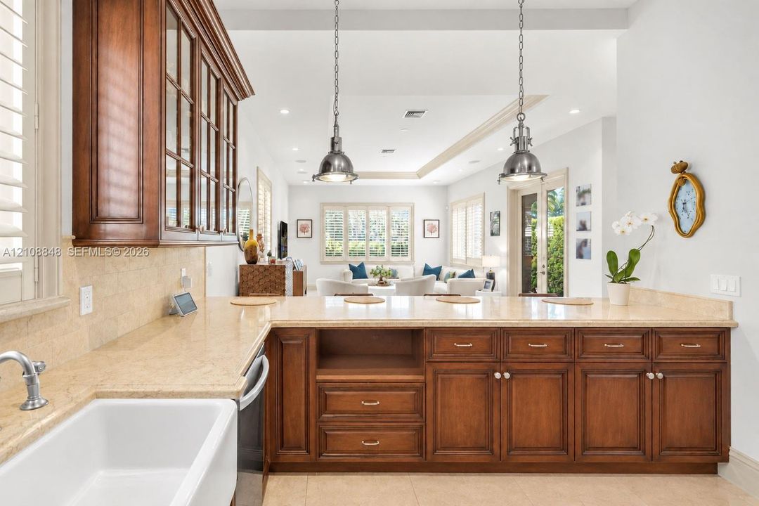 For Sale: $3,895,000 (4 beds, 4 baths, 3451 Square Feet)