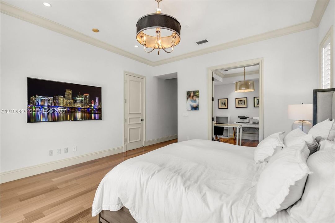 For Sale: $3,895,000 (4 beds, 4 baths, 3451 Square Feet)