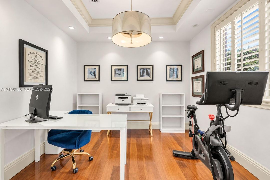 For Sale: $3,895,000 (4 beds, 4 baths, 3451 Square Feet)