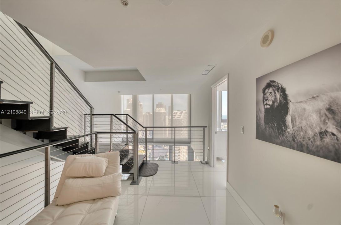 For Sale: $1,500,000 (2 beds, 2 baths, 1987 Square Feet)