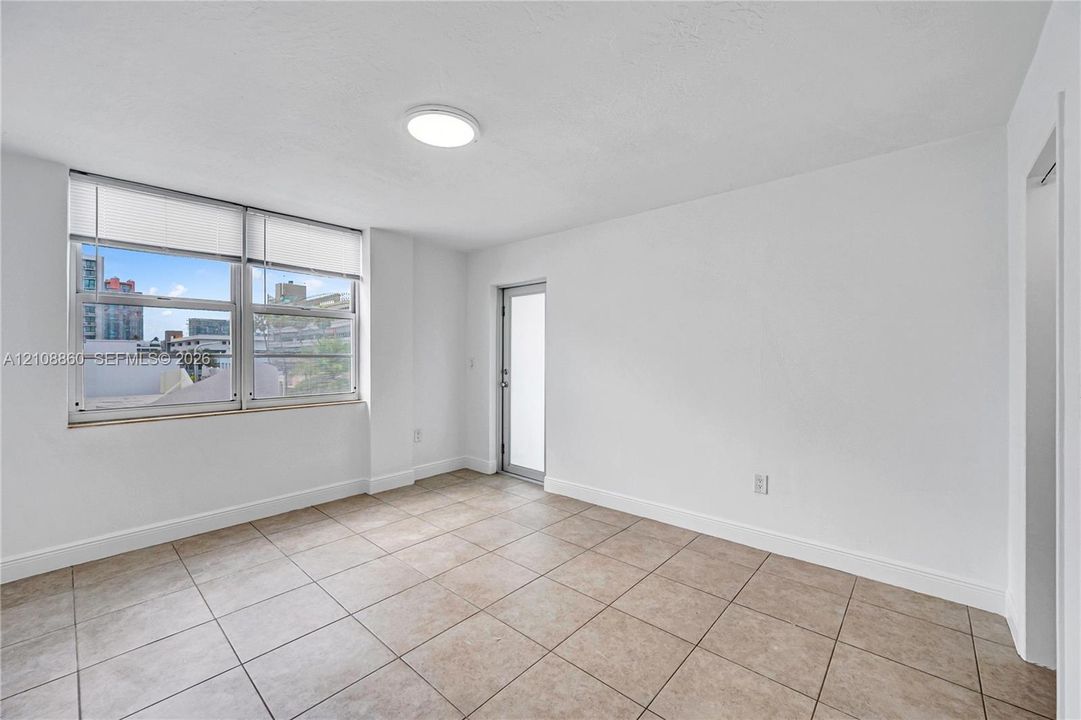 В аренду: $2,650 (2 спален, 1 ванн, 900 Квадратных фут)