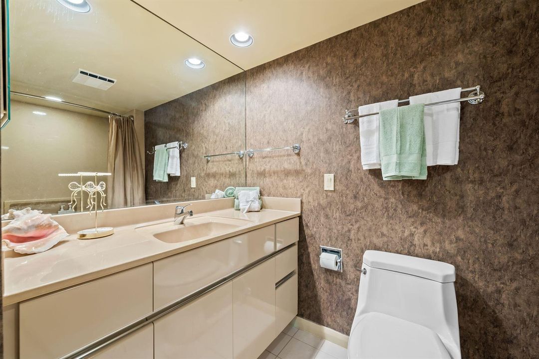 2nd bathroom