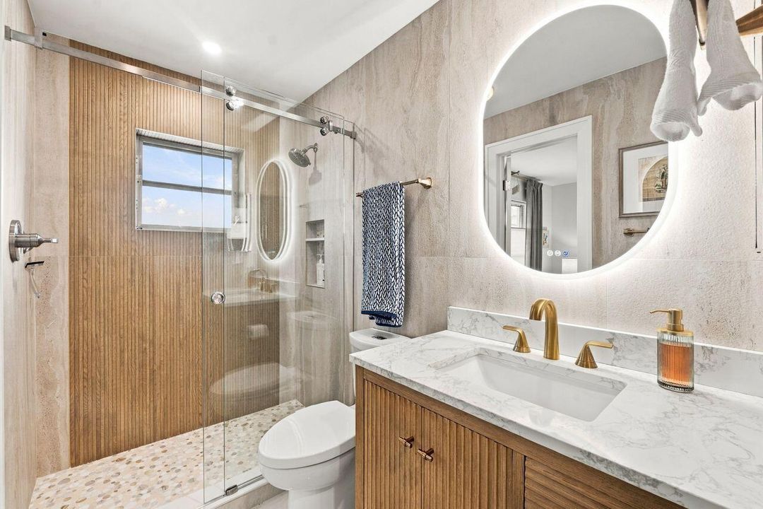 2nd Bathroom
