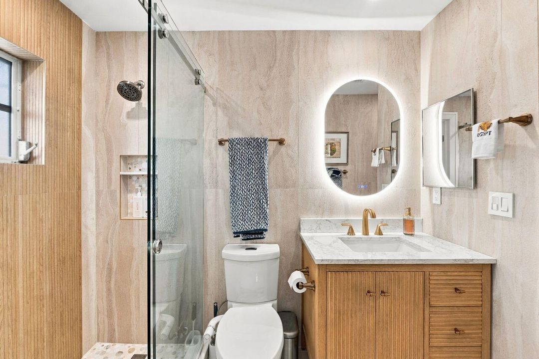 2nd Bathroom