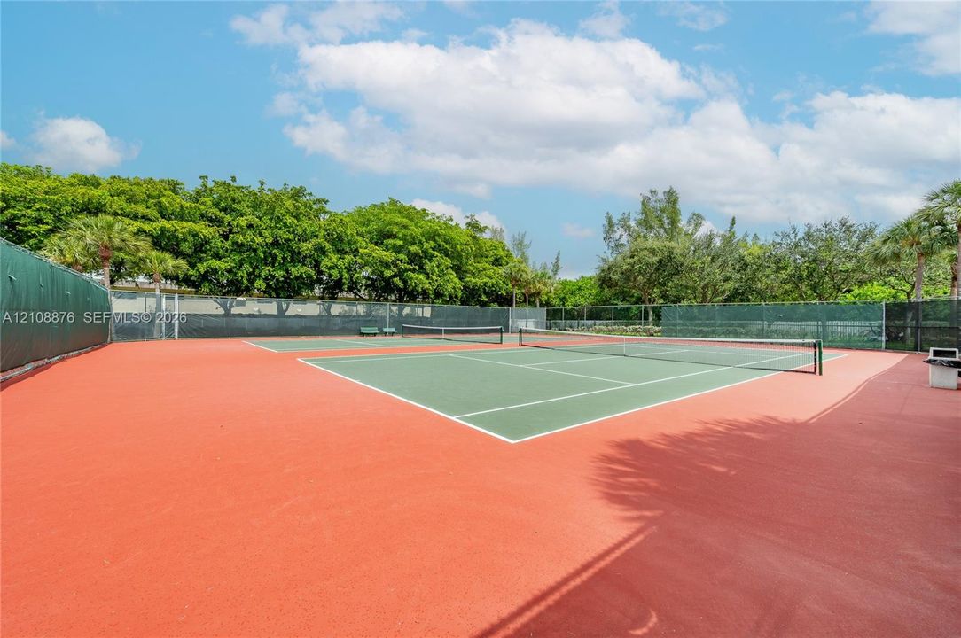 В аренду: $3,650 (3 спален, 3 ванн, 1604 Квадратных фут)