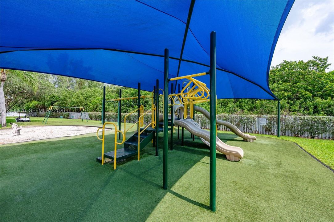 В аренду: $3,650 (3 спален, 3 ванн, 1604 Квадратных фут)