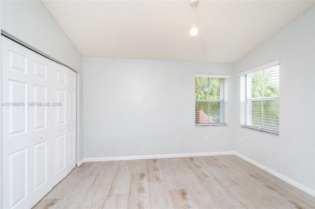 В аренду: $3,650 (3 спален, 3 ванн, 1604 Квадратных фут)