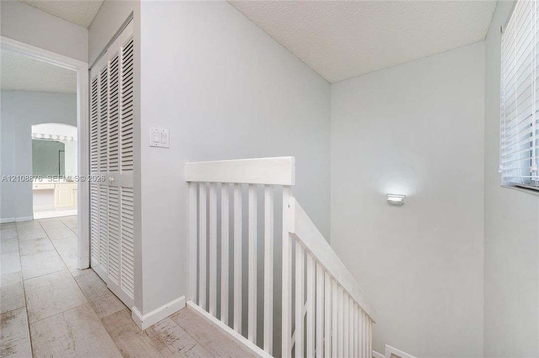 В аренду: $3,650 (3 спален, 3 ванн, 1604 Квадратных фут)