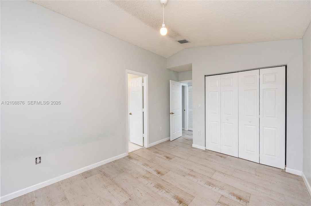 В аренду: $3,650 (3 спален, 3 ванн, 1604 Квадратных фут)